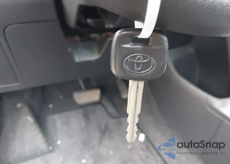 2010 Toyota Yaris z USA, uszkodzony, nr VIN JTDBT4K33A1379134